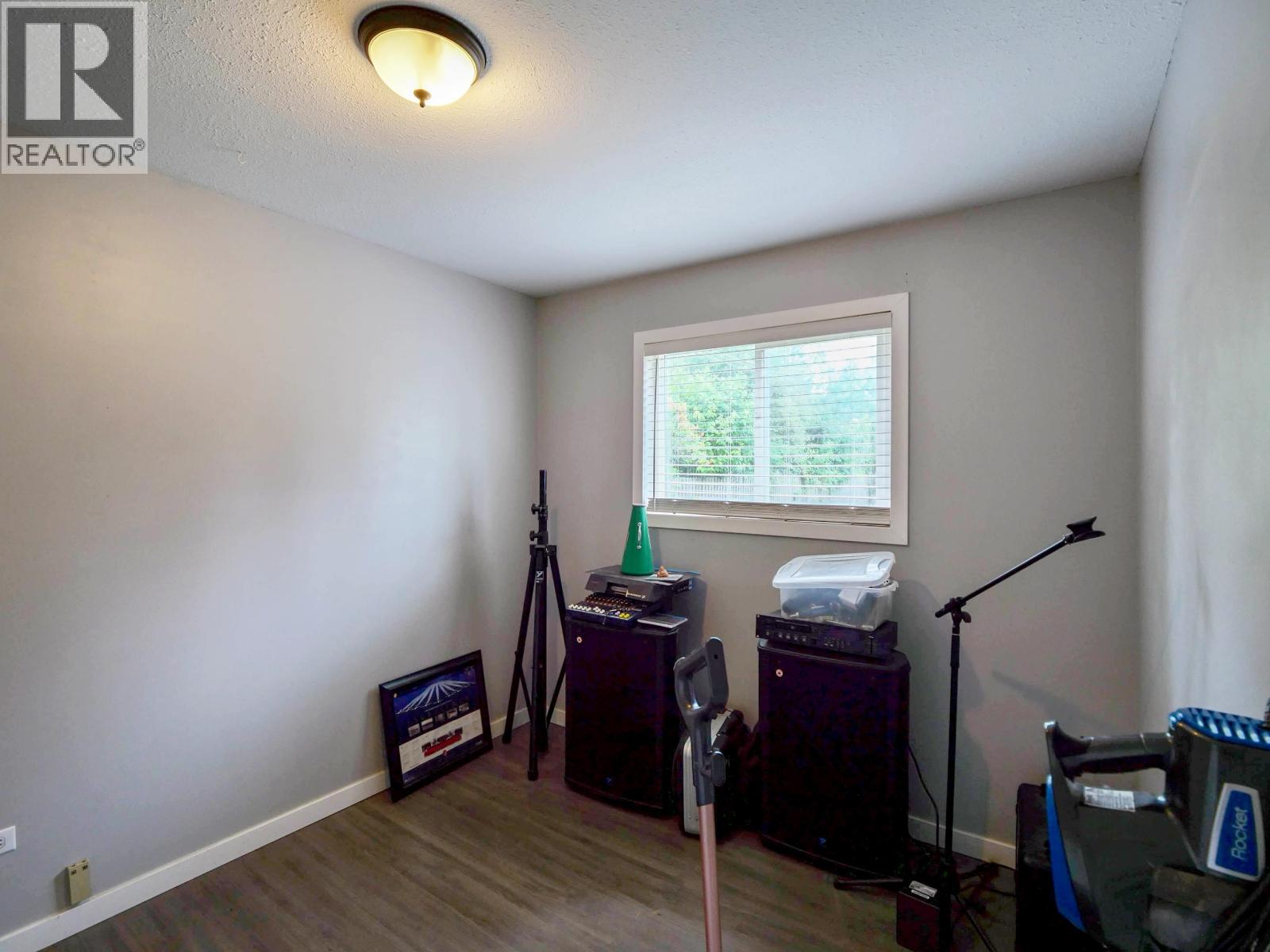 563 JONES STREET - 17