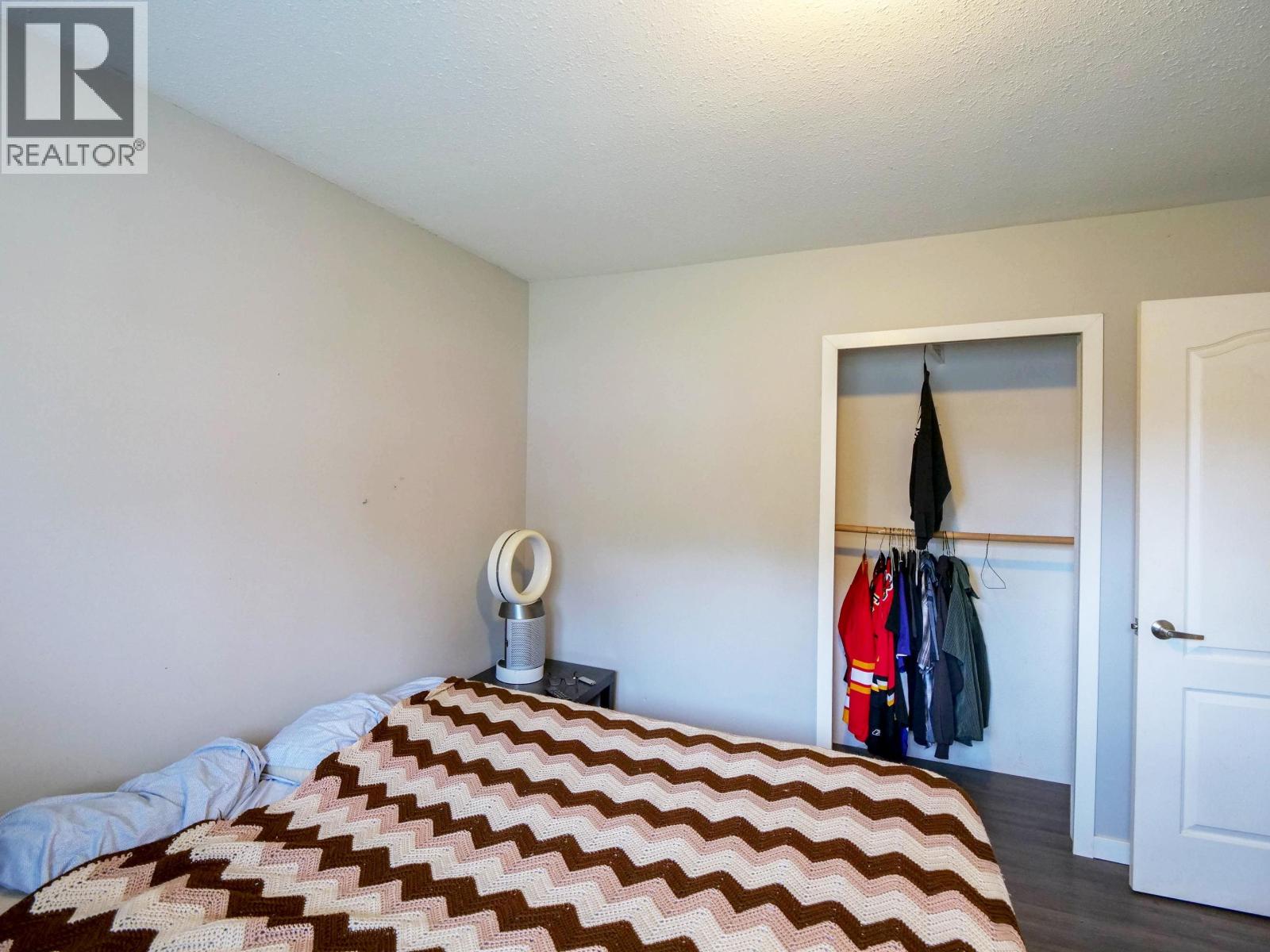 563 JONES STREET - 19