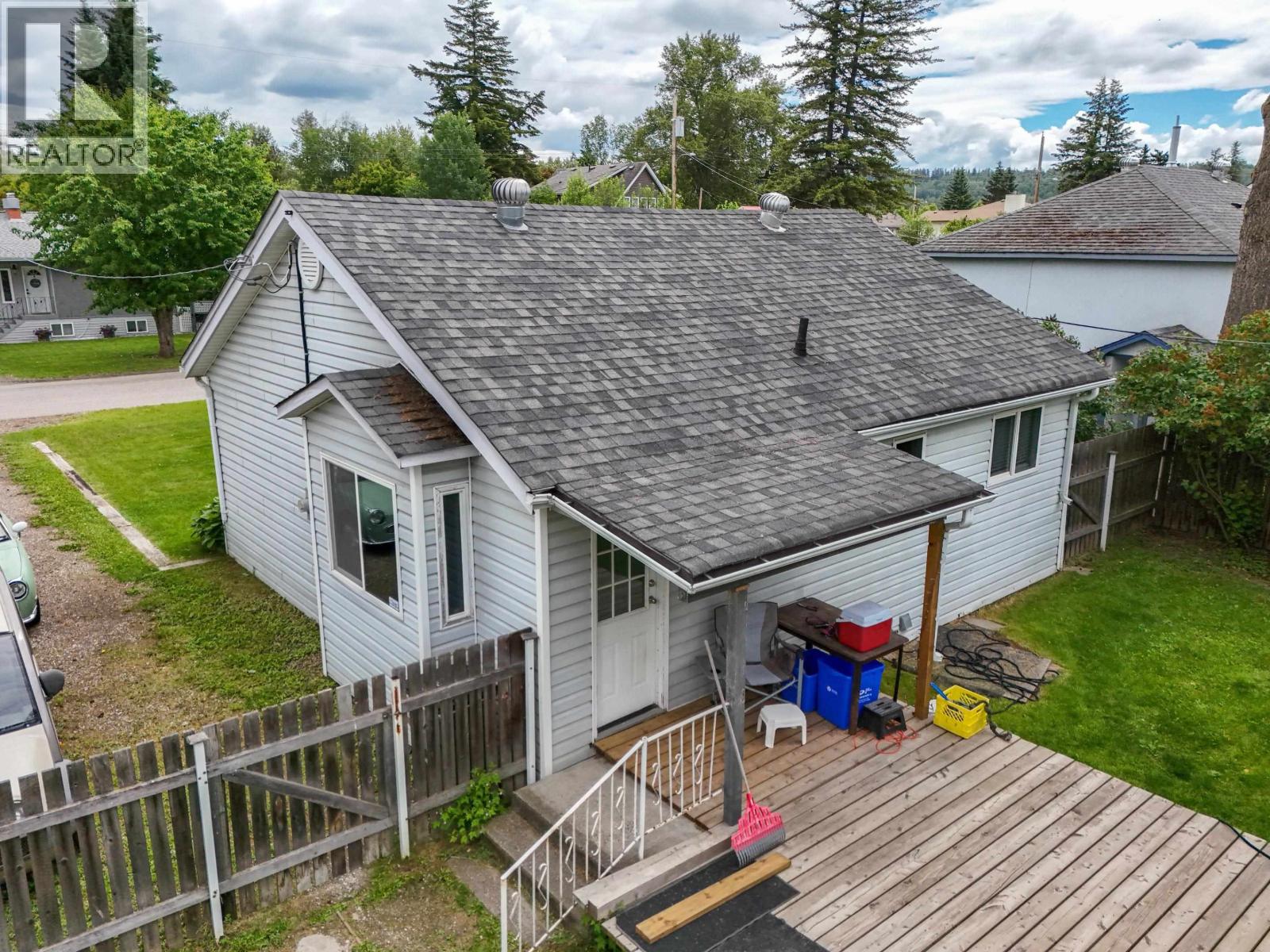 563 JONES STREET - 24