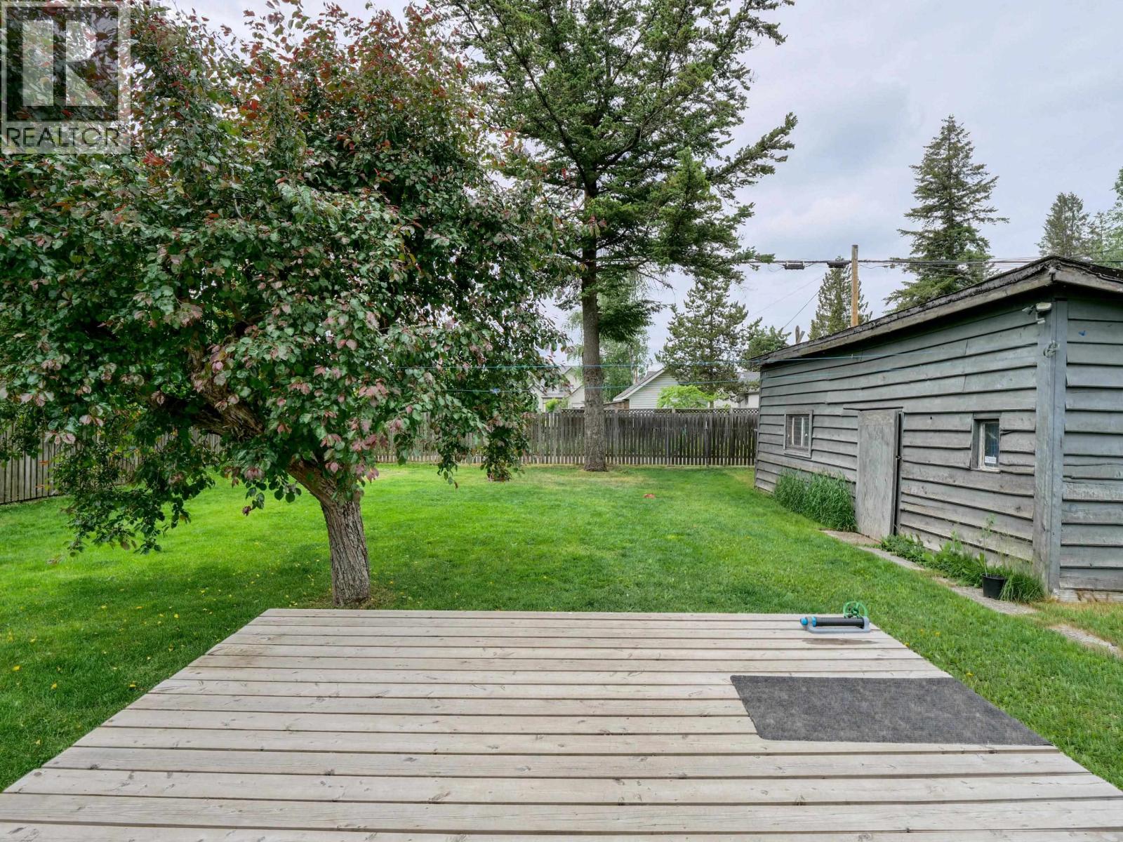 563 JONES STREET - 25