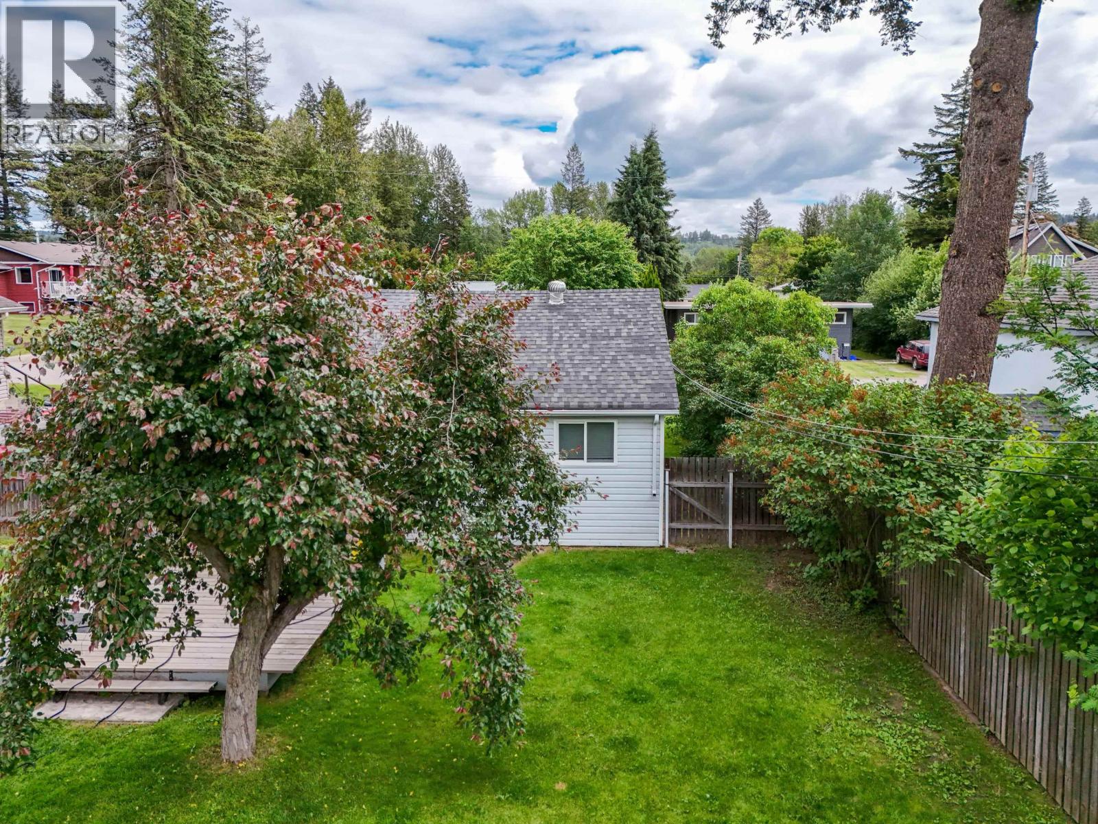 563 JONES STREET - 28