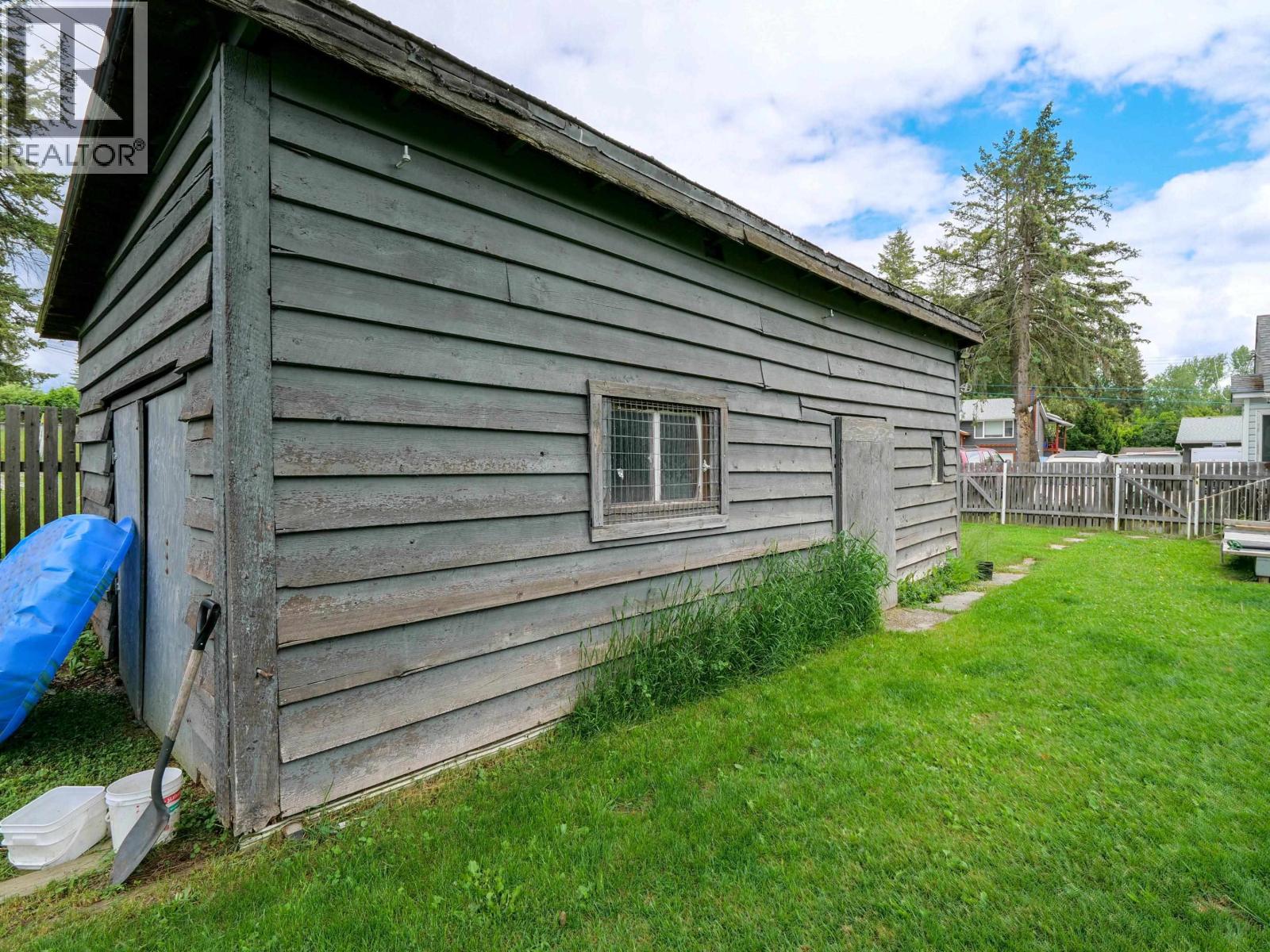 563 JONES STREET - 30