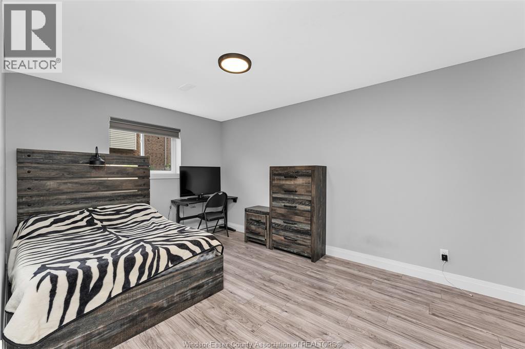 137 GARY AVENUE - 33