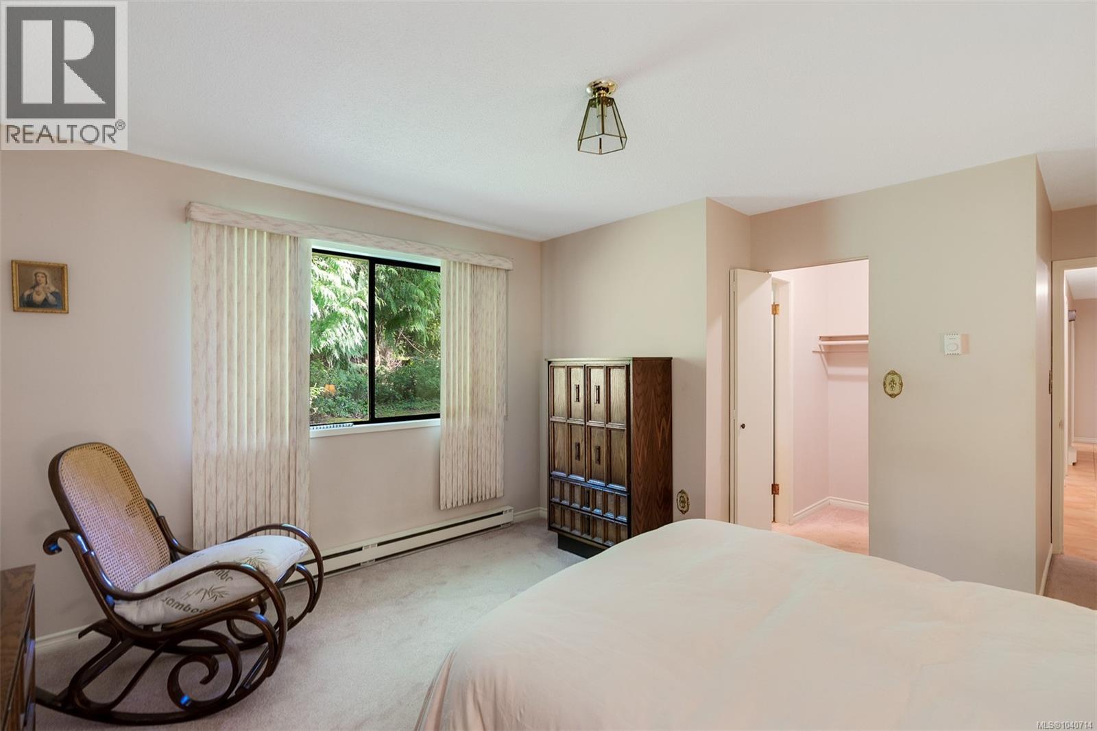 780 Helvetia Cres, Saanich