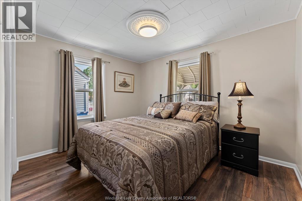 3560 BARRYMORE - 18