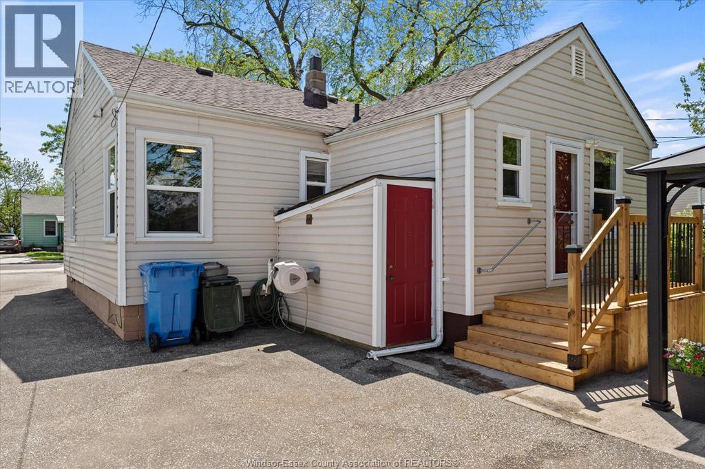 3560 BARRYMORE - 23