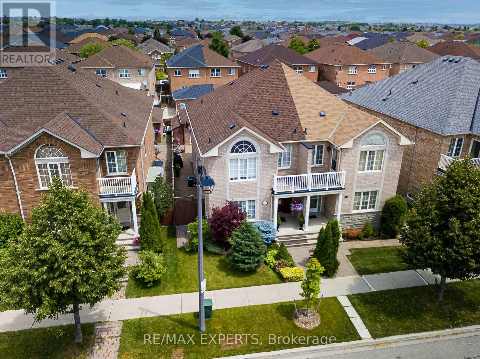 353 Napa Valley Avenue, Vaughan