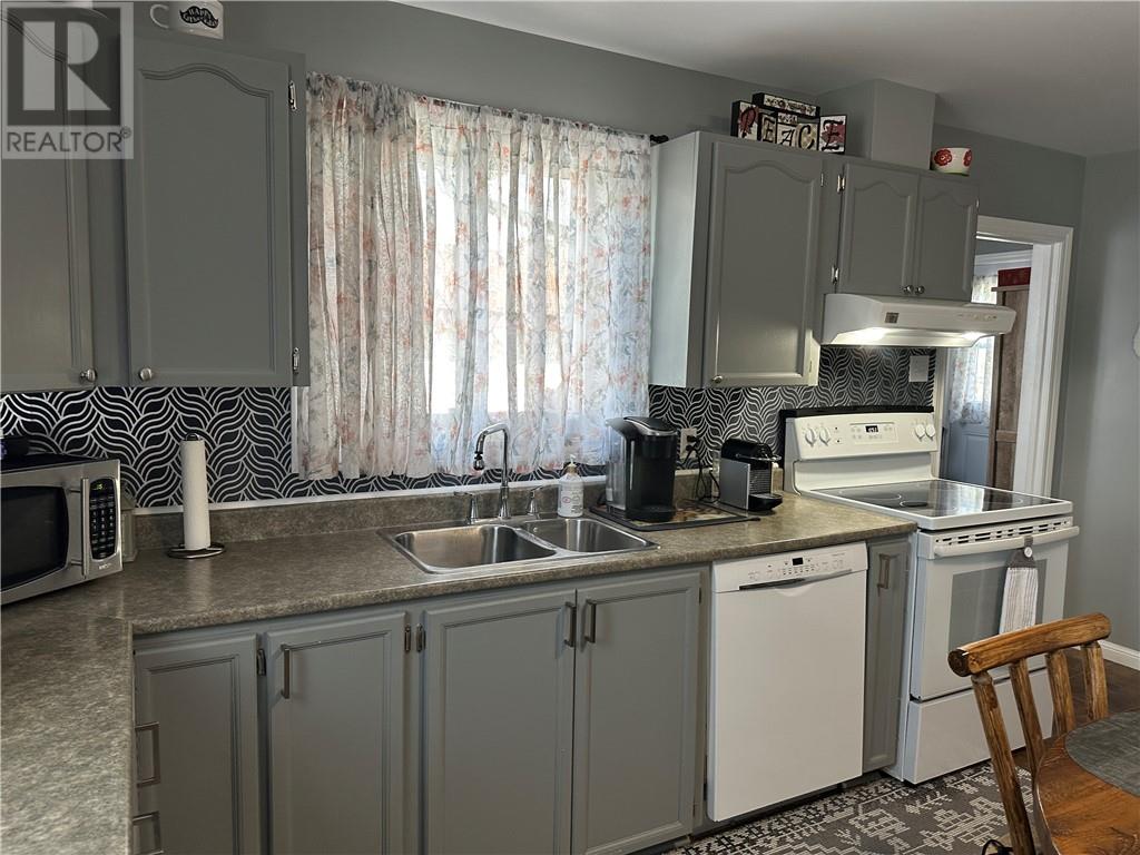 1564 Cecile Street - 12