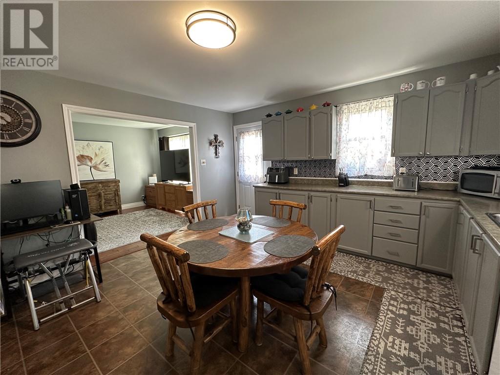 1564 Cecile Street - 15