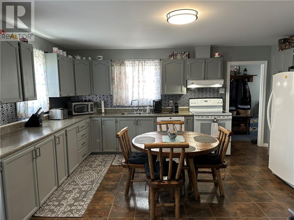 1564 Cecile Street - 16