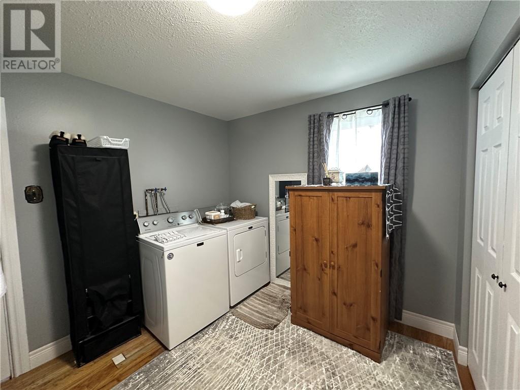 1564 Cecile Street - 23