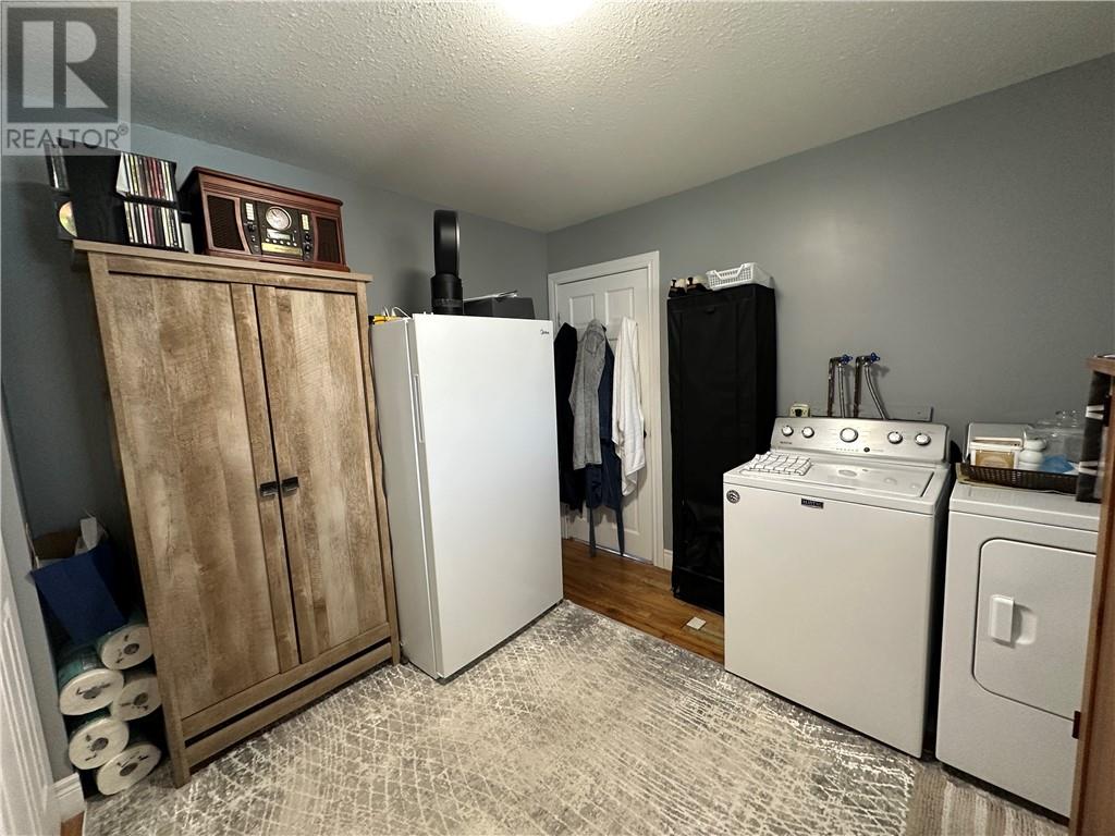 1564 Cecile Street - 24