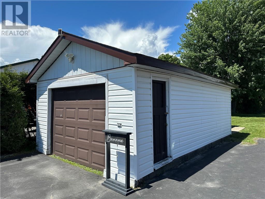 1564 Cecile Street - 3