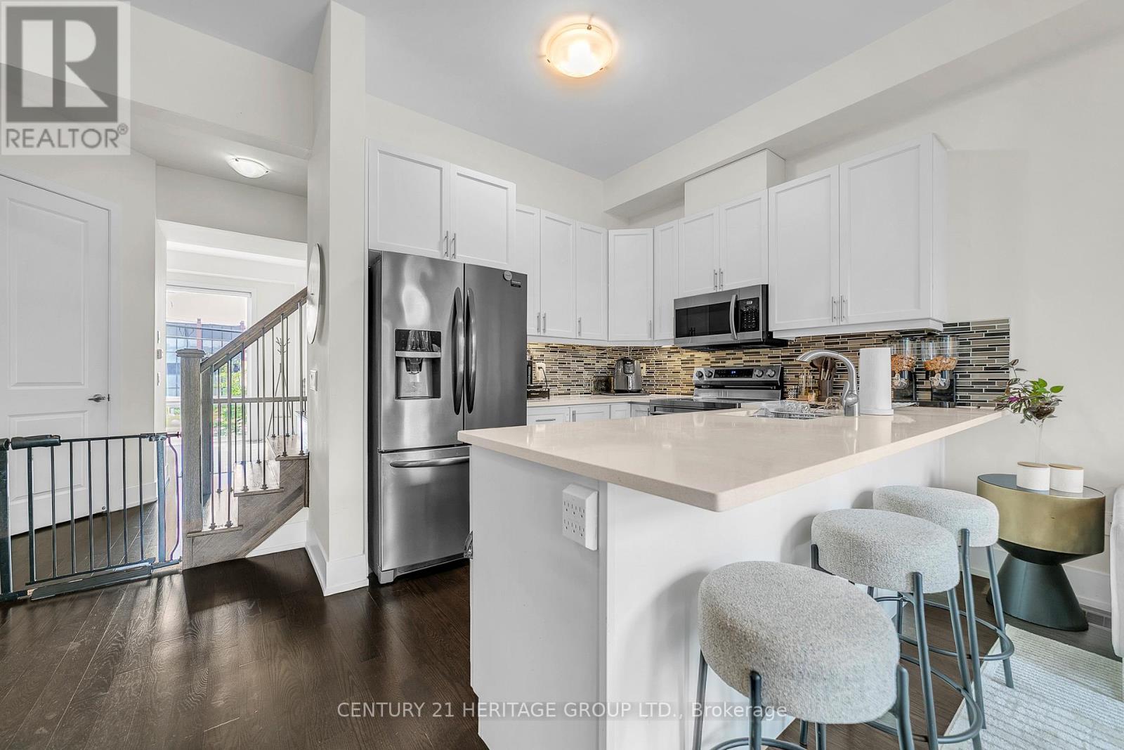 9136 BATHURST STREET - 11