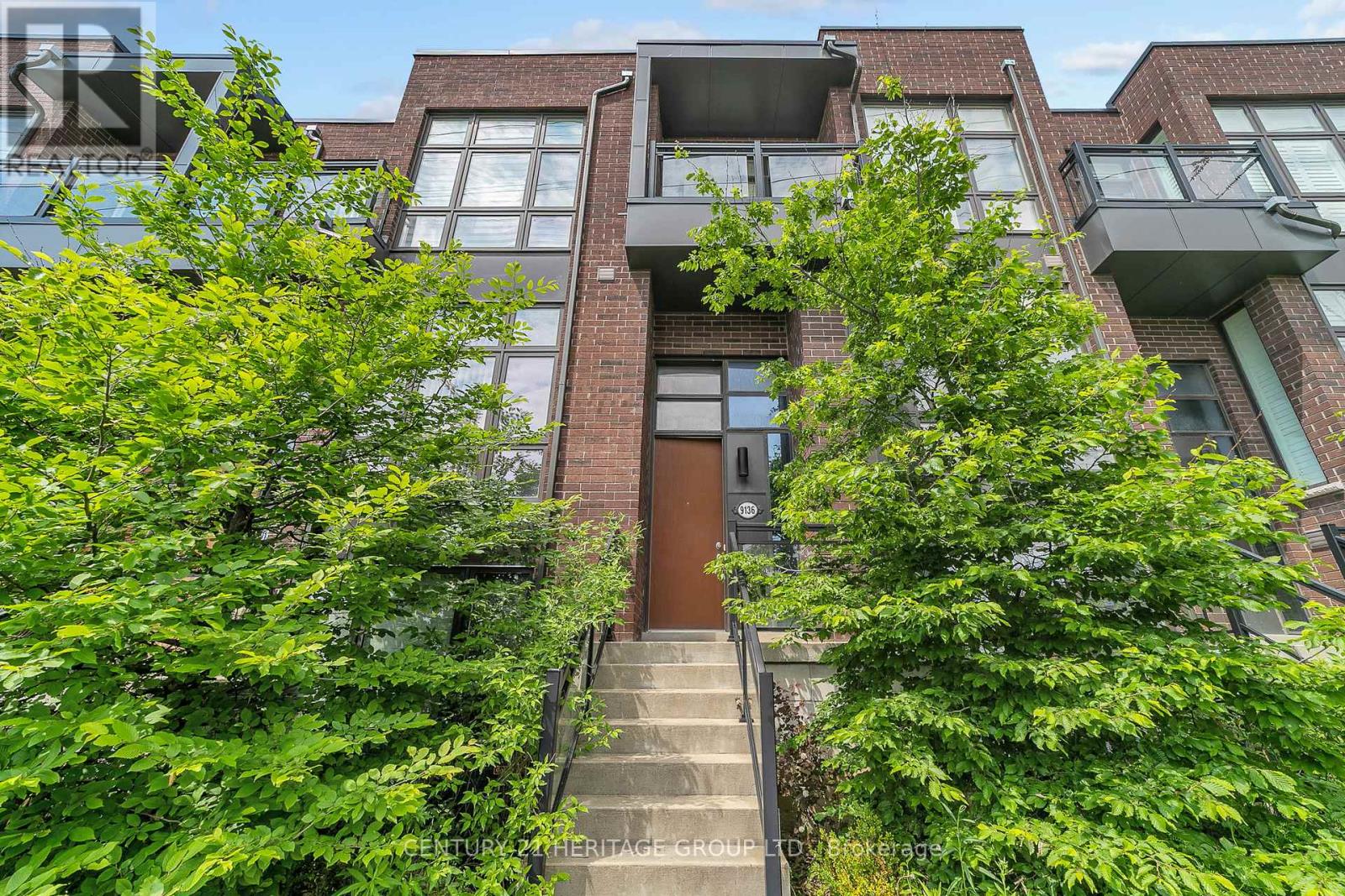 9136 BATHURST STREET - 1