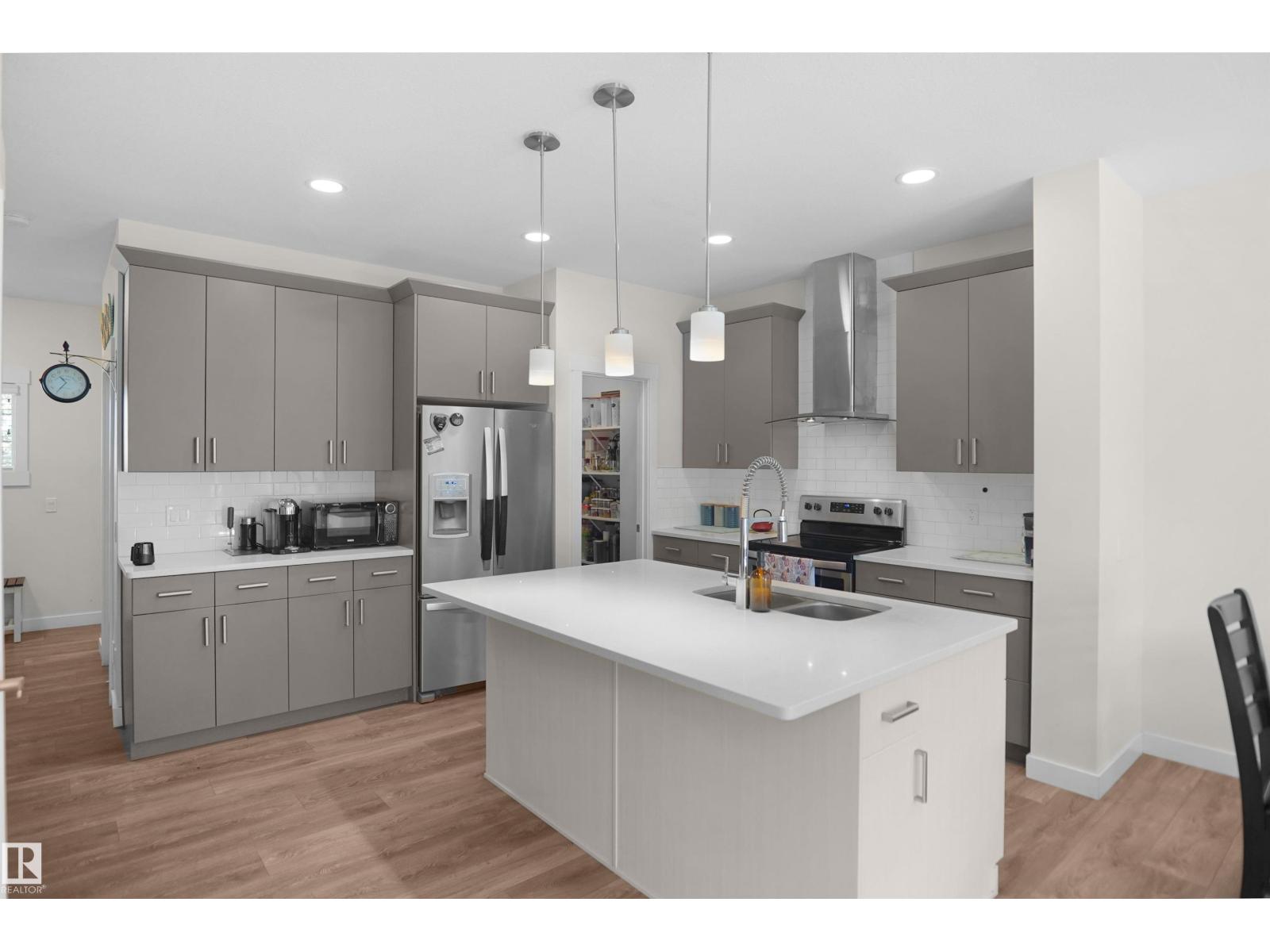 6537 167B AV NW — photo 23