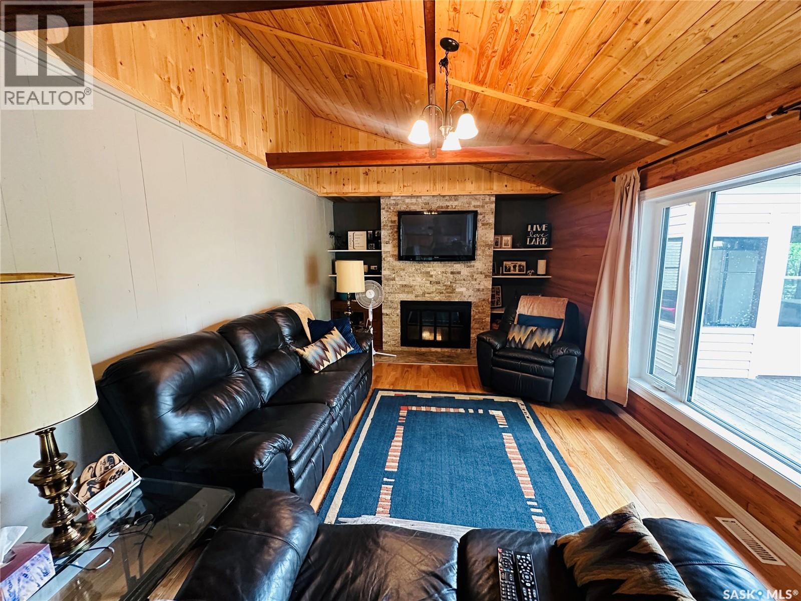 304 Pine DRIVE — photo 9