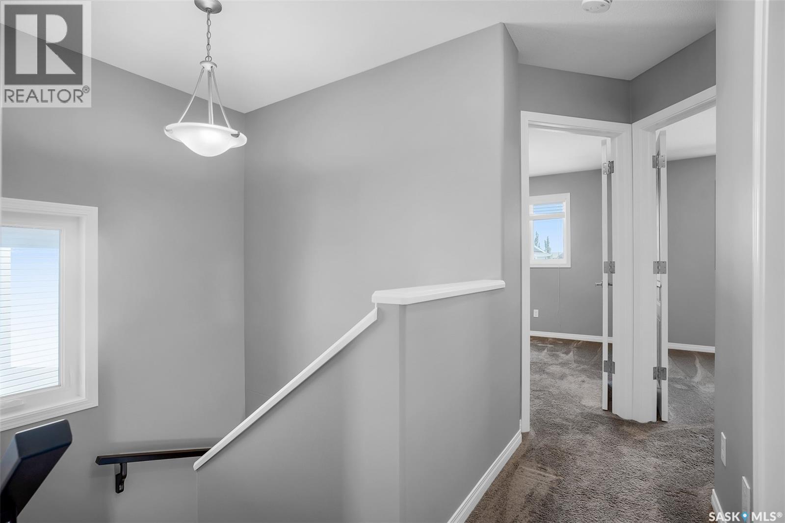 643 Hampton CIRCLE — photo 20
