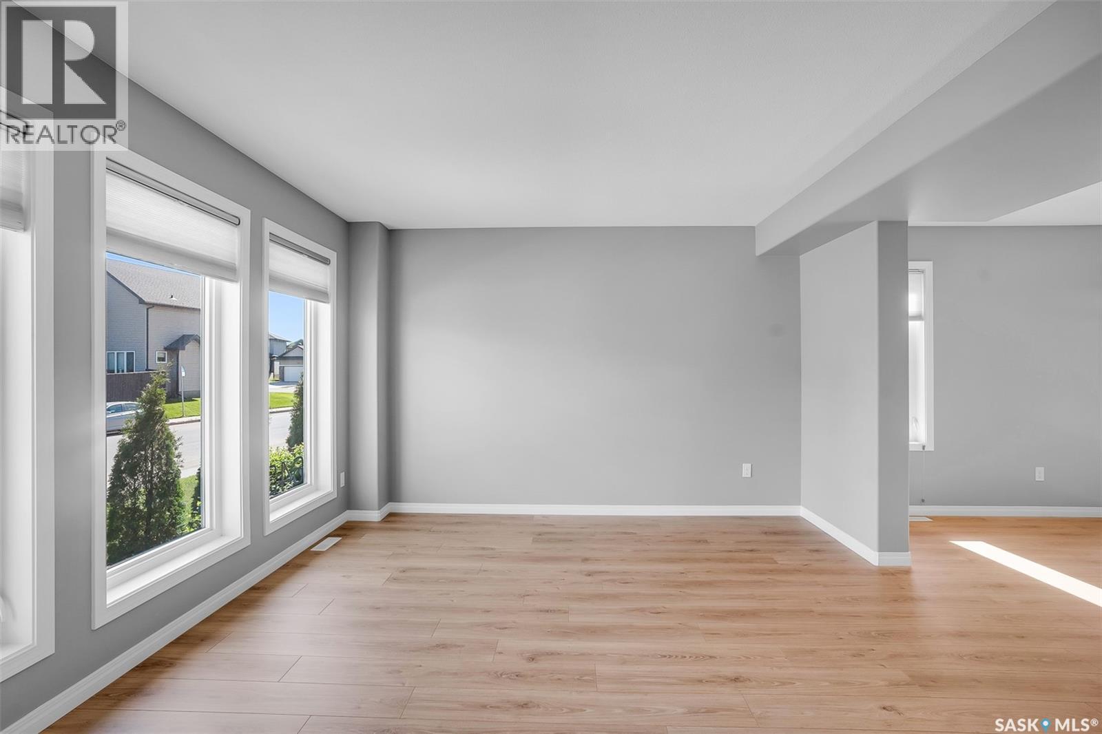 643 Hampton CIRCLE - photo 4