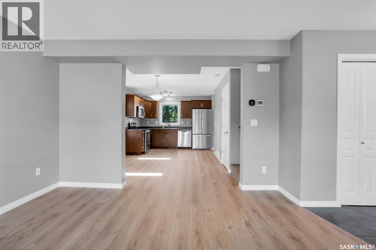 643 Hampton CIRCLE — photo 6