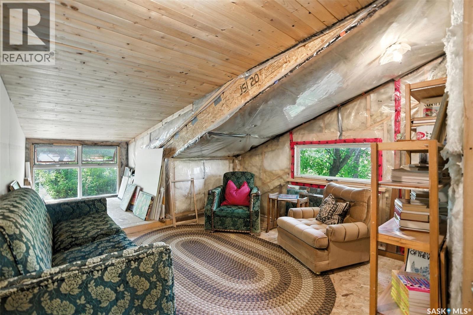 309 Evenson AVENUE - 32