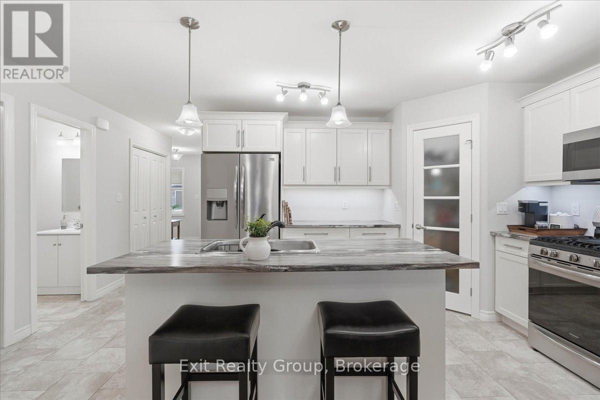 30 SANDHU CRESCENT - 8