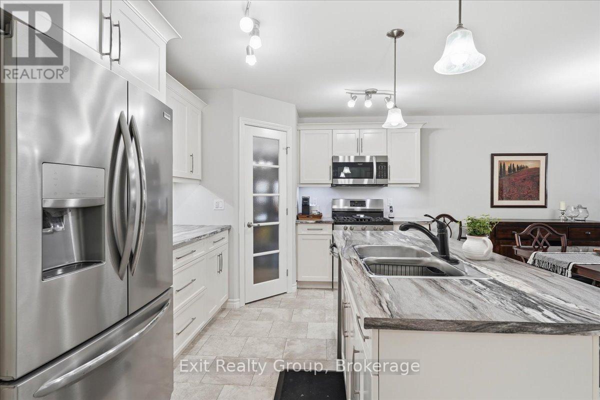 30 SANDHU CRESCENT - 6