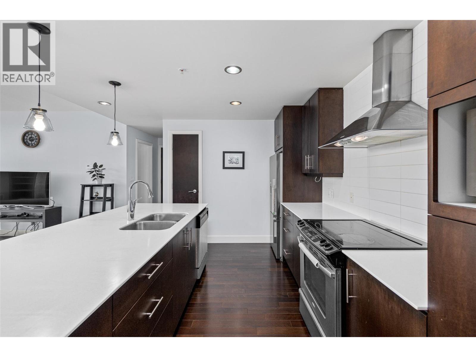 #807 2040 Springfield Road - 14