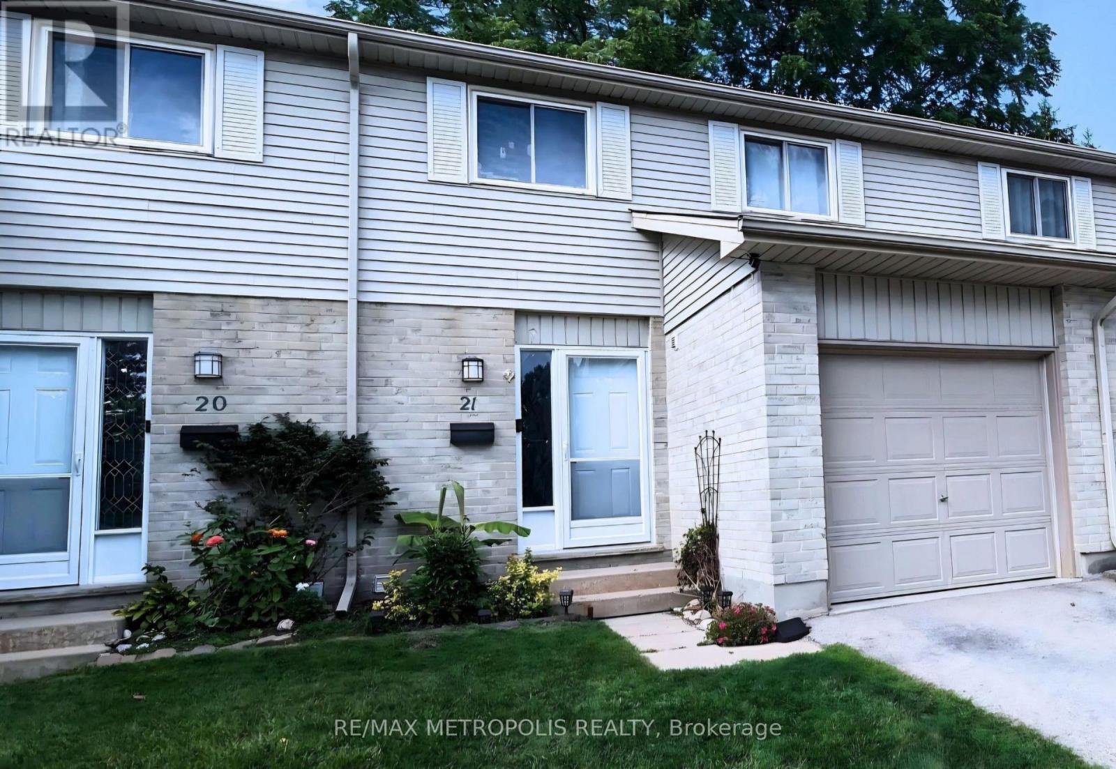 #21 30 CLARENDON CRESCENT - 14