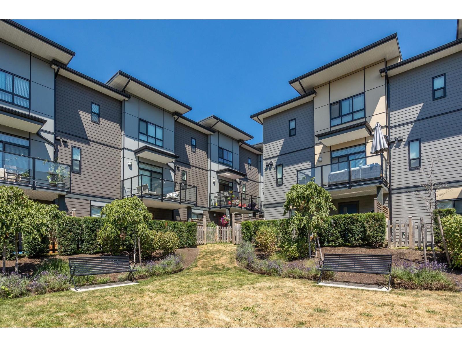 31 1938 N PARRALLEL ROAD, Abbotsford