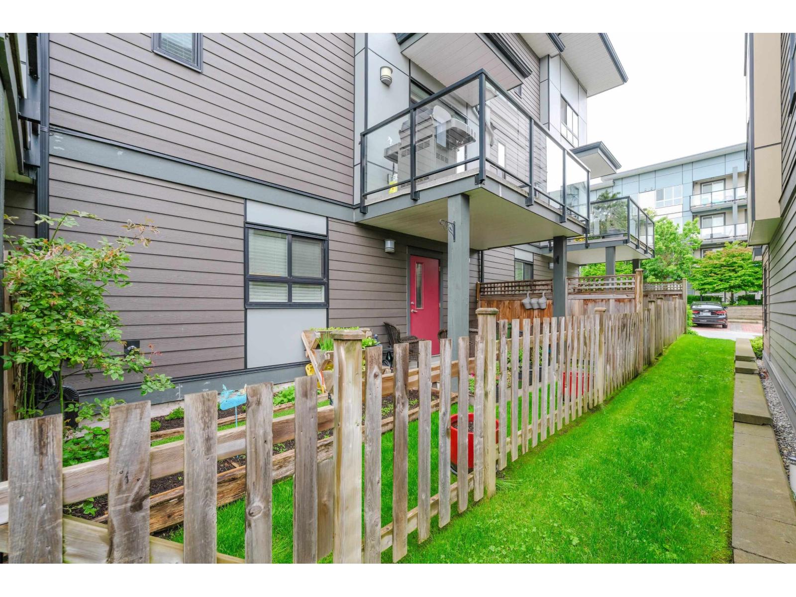 31 1938 N PARRALLEL ROAD, Abbotsford