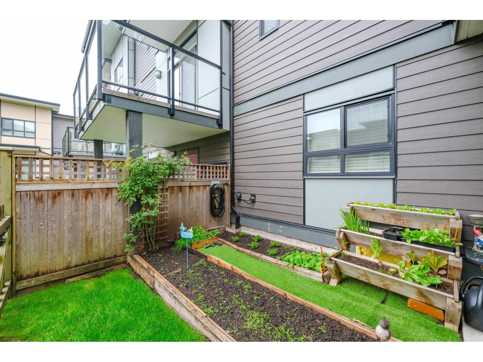 31 1938 N PARRALLEL ROAD, Abbotsford