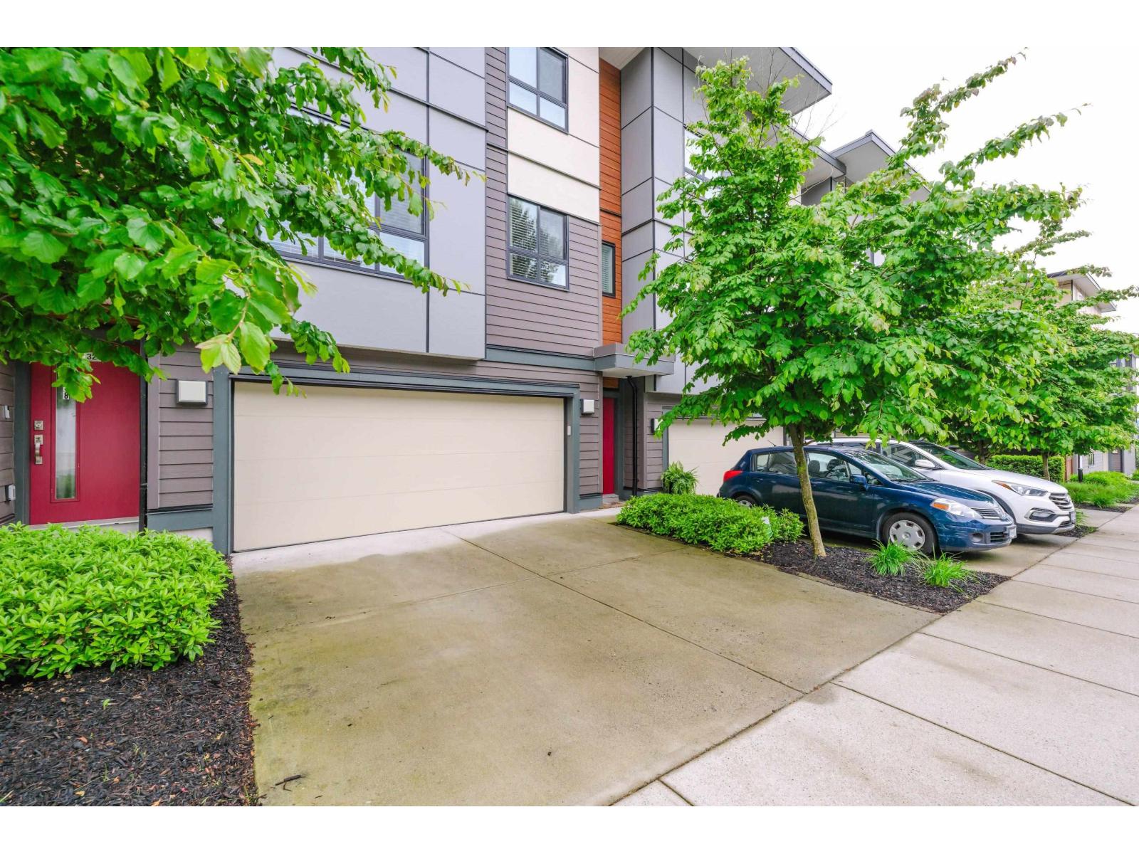 31 1938 N PARRALLEL ROAD, Abbotsford