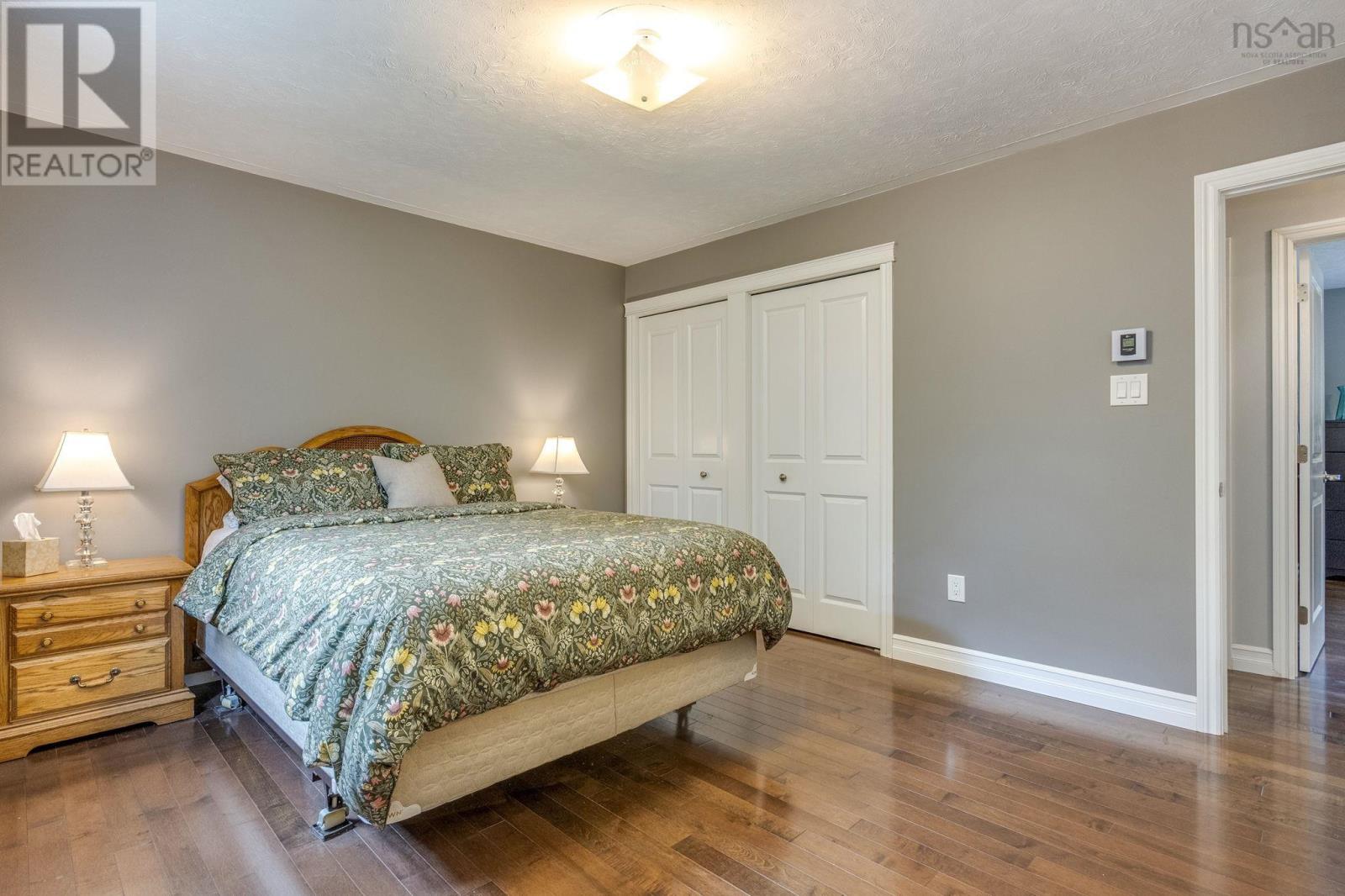 Property 23 of 49 of 2848 Ward Street