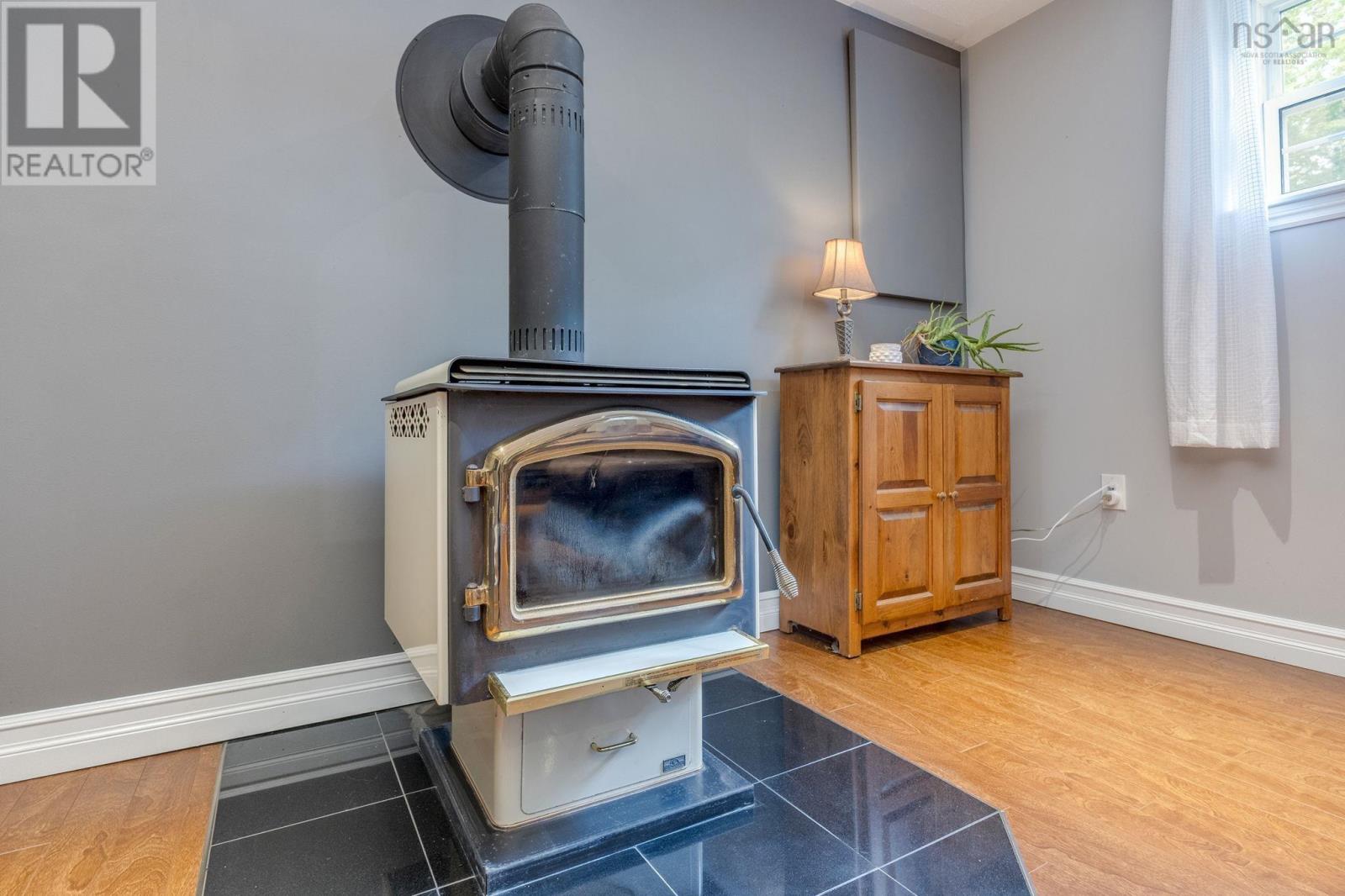 Property 27 of 49 of 2848 Ward Street