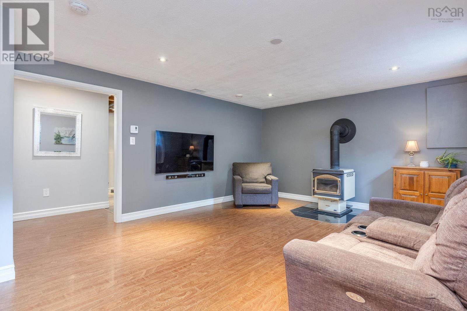Property 29 of 49 of 2848 Ward Street