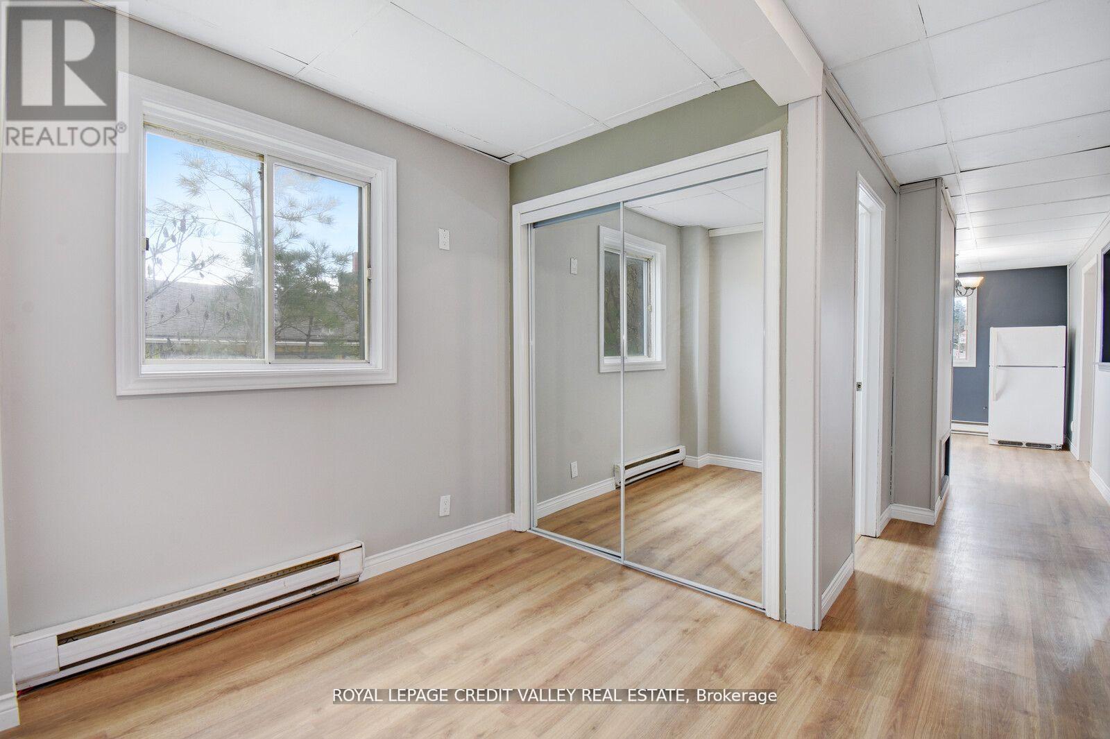 105 HASTINGS STREET N