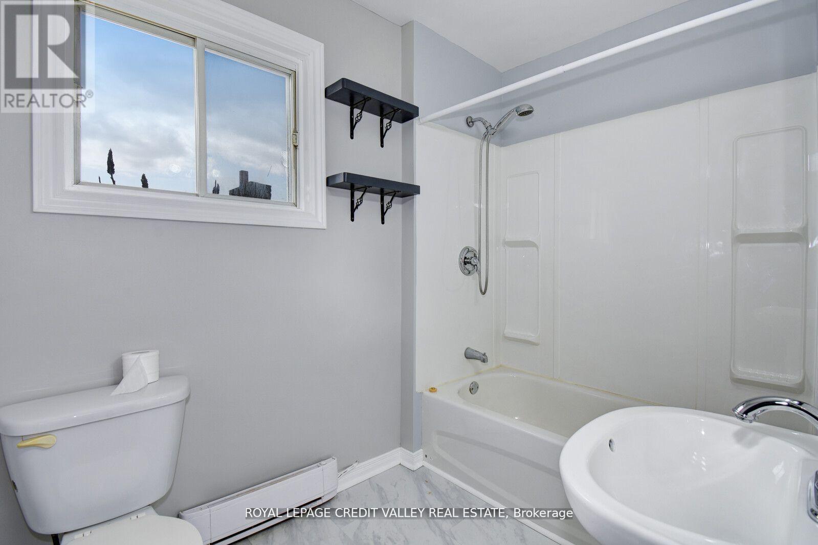 105 HASTINGS STREET N