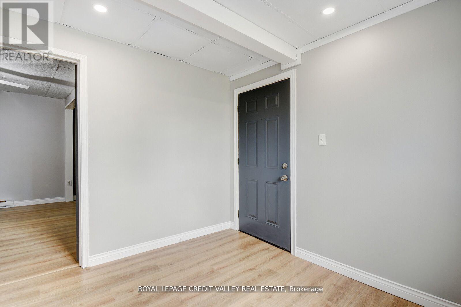 105 HASTINGS STREET N