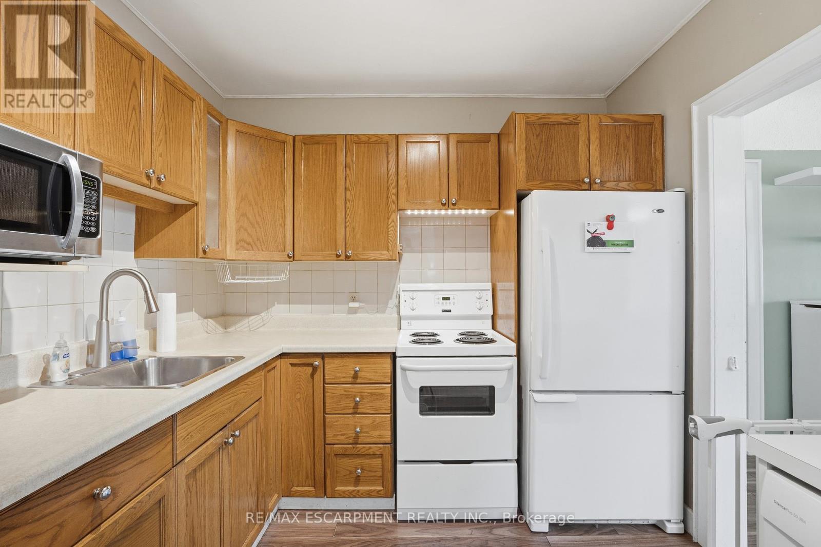 96 PALING AVENUE - 10