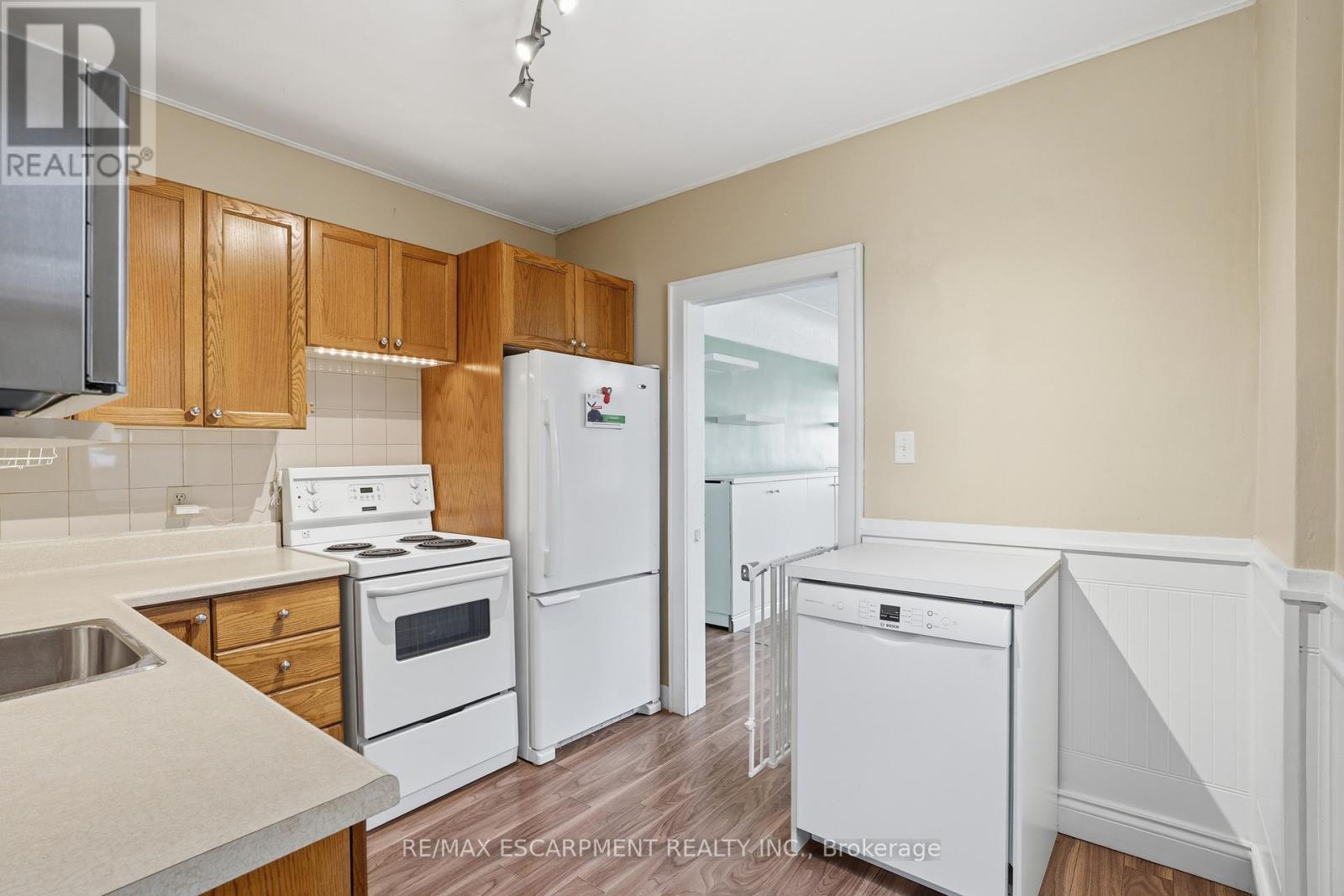 96 PALING AVENUE - 11