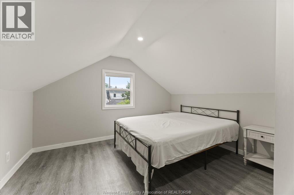 285 BELLEPERCHE PLACE - 21