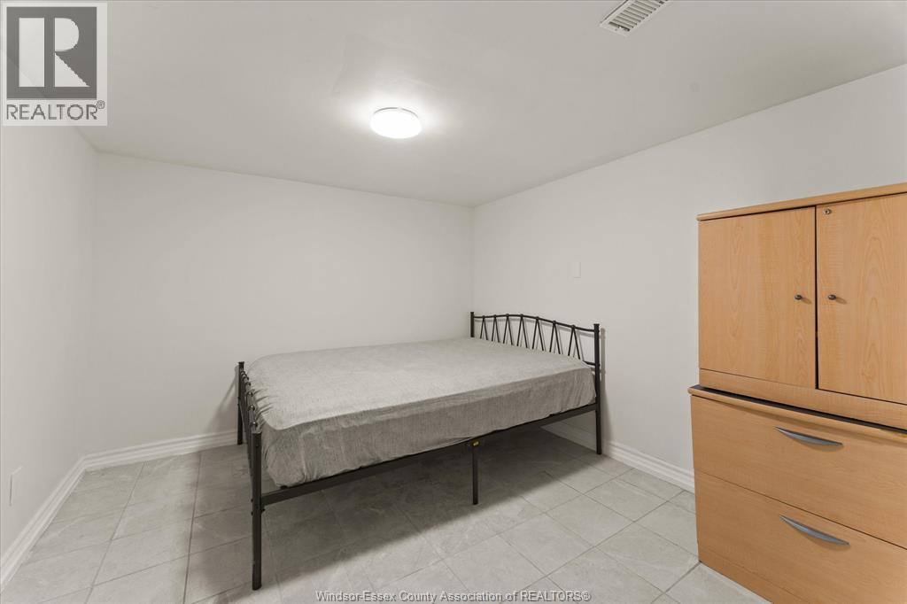 285 BELLEPERCHE PLACE - 27