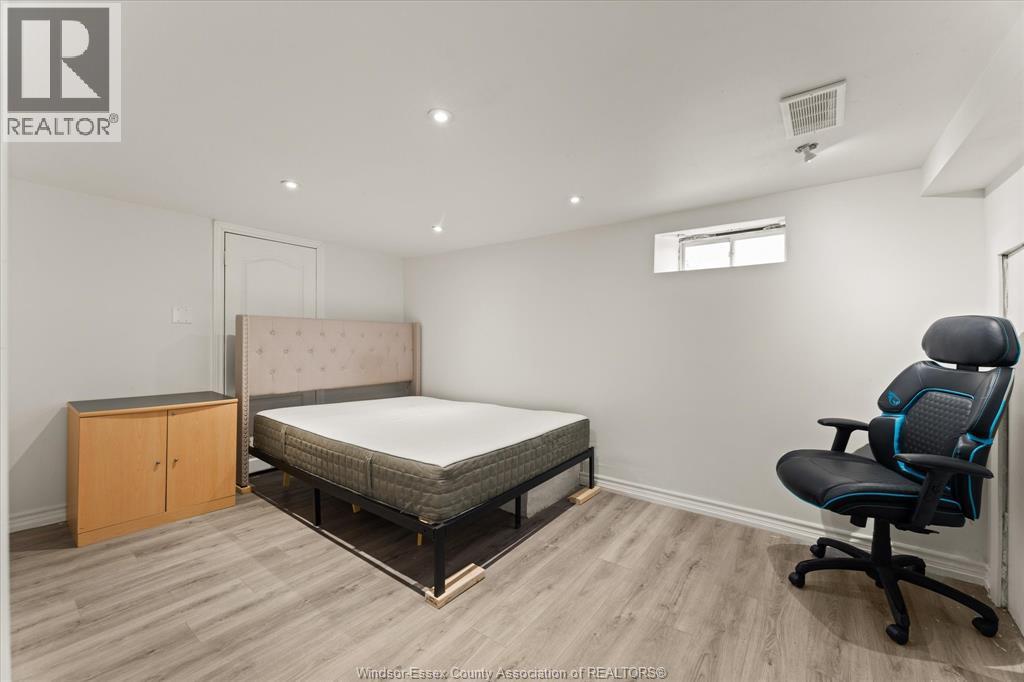285 BELLEPERCHE PLACE - 28