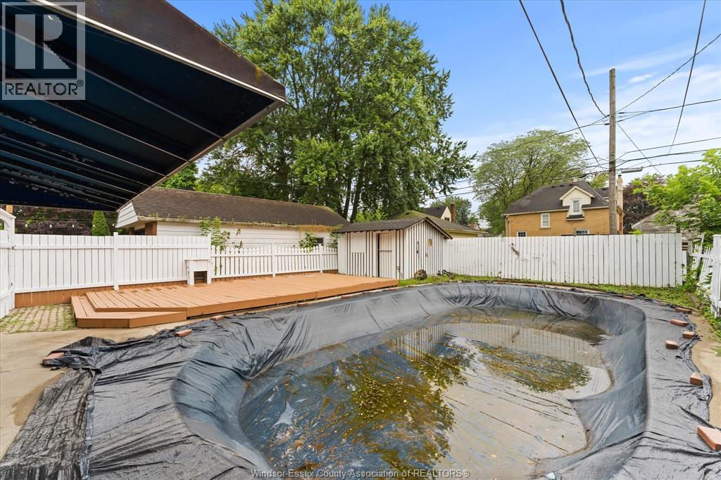 285 BELLEPERCHE PLACE - 32