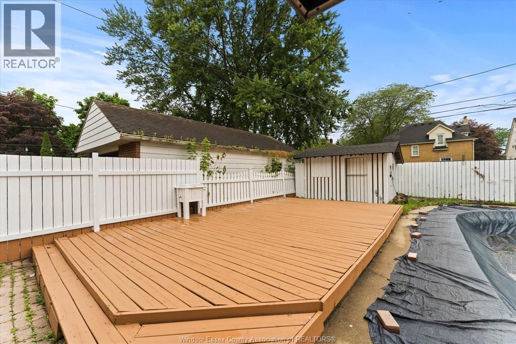 285 BELLEPERCHE PLACE - 33