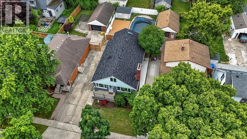 285 BELLEPERCHE PLACE - 36