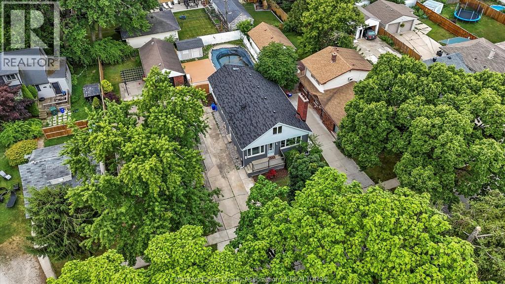 285 BELLEPERCHE PLACE - 38