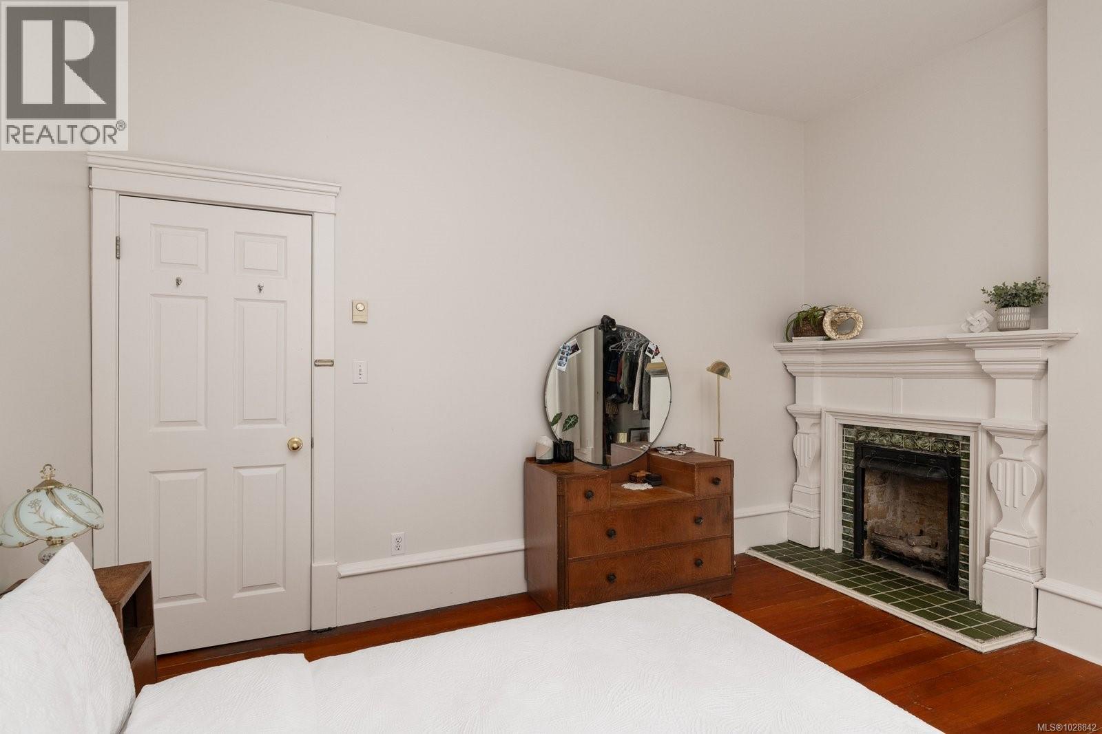 1270 Yates St - 20