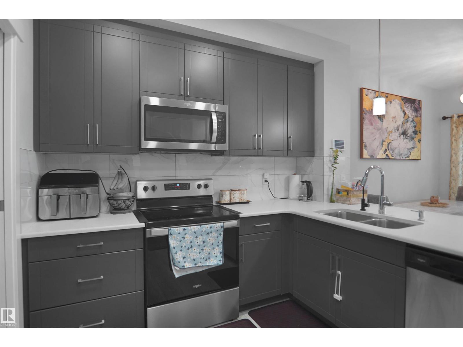 2551 12 AV NW NW — photo 20